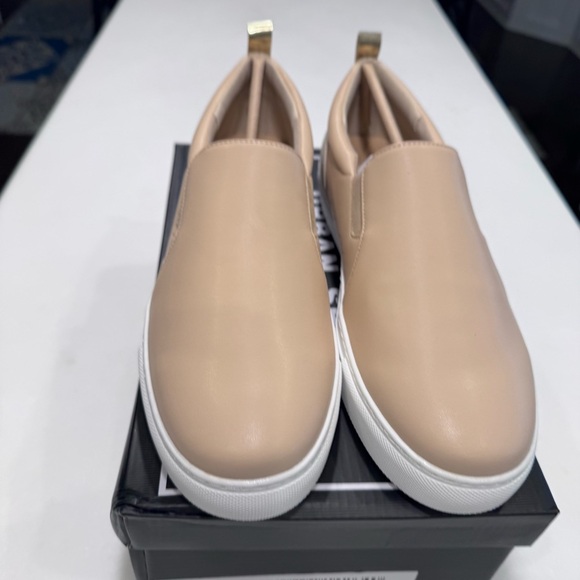 J Slides Sand Lux Lucia Women’s Sneakers Tan Leather Size 10W NEW - Picture 2 of 10